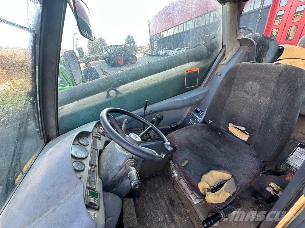 New Holland LM 640 Teleszkópos mezőgazdasági rakodók