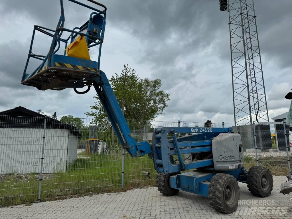 Genie Z 45/25 Karos emelők