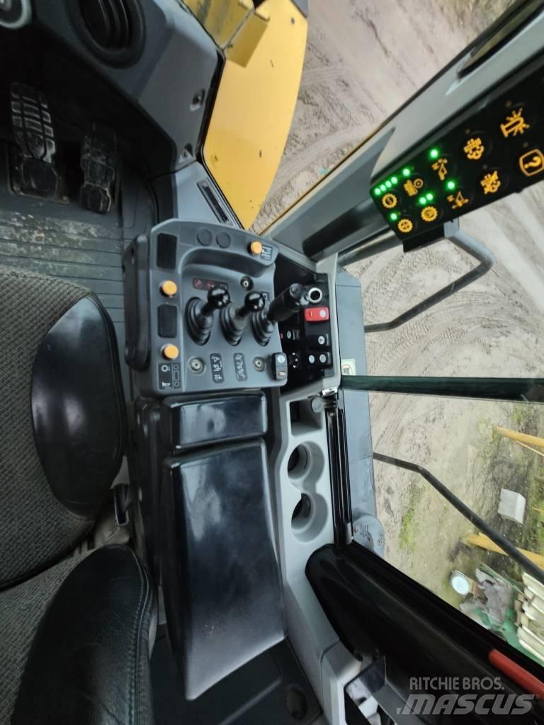 CAT 950M Gumikerekes homlokrakodók