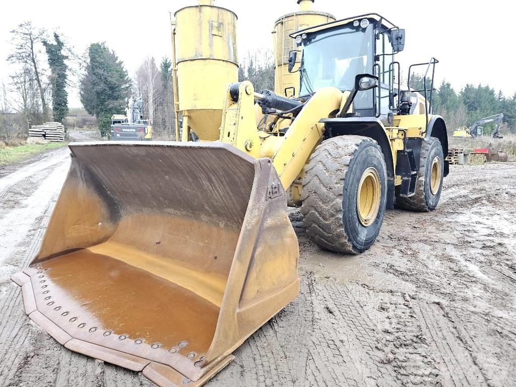 CAT 950M Gumikerekes homlokrakodók
