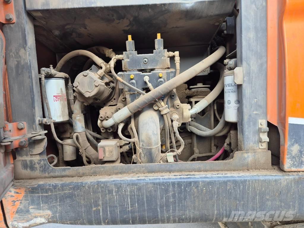 Doosan DX 210 W Gumikerekes kotrók