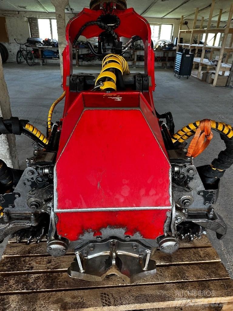 Komatsu C144 Betakarító fejek
