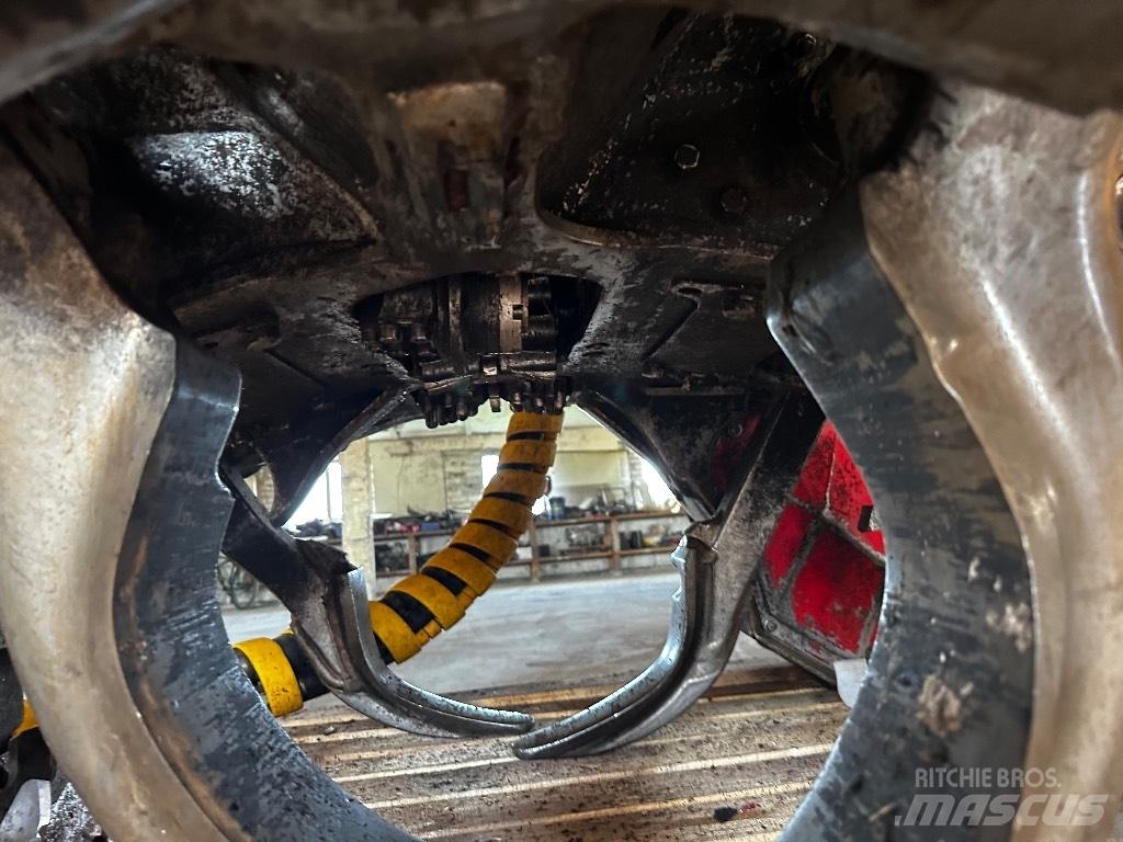 Komatsu C144 Betakarító fejek