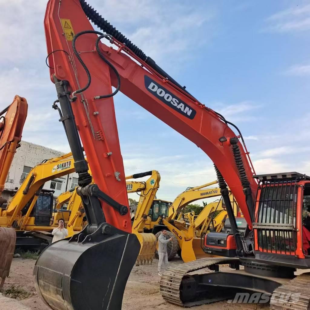 Doosan DX 300LC -9C Lánctalpas kotrók