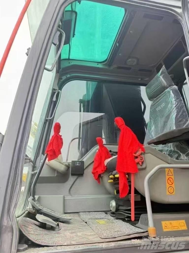 Volvo 290 Lánctalpas kotrók