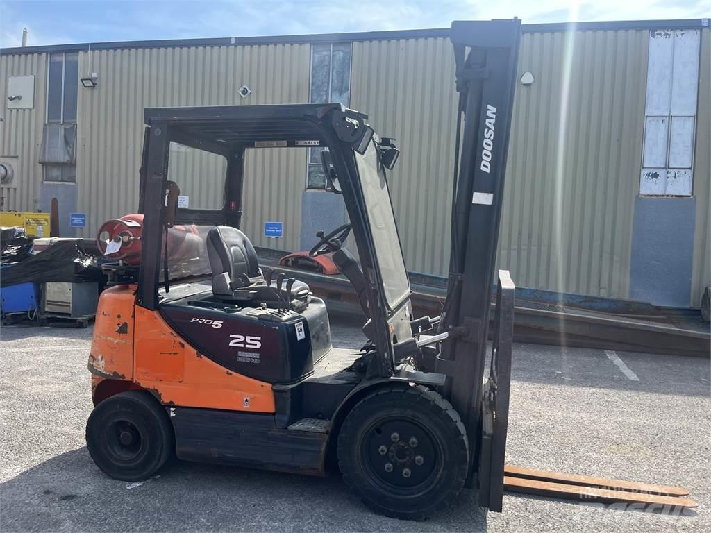 Doosan G25E-5 Gázüzemű targoncák