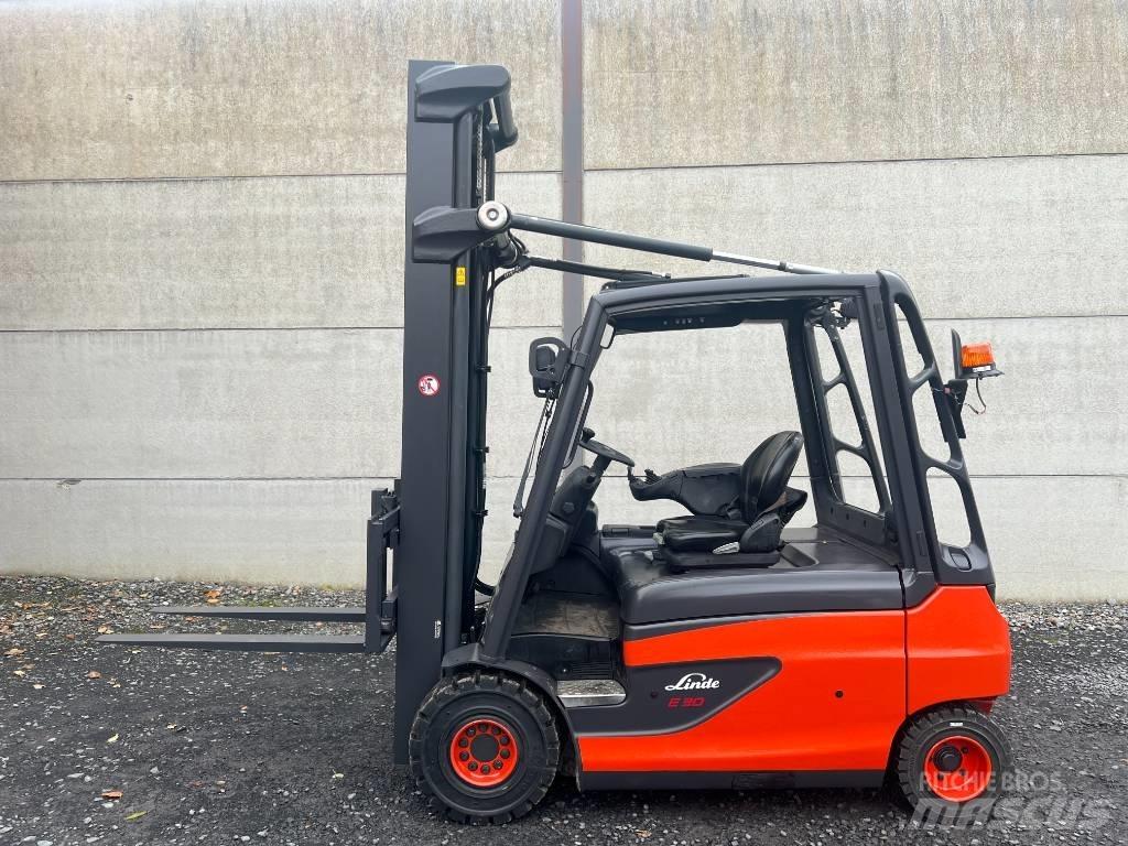 Linde E30L-01 Elektromos targoncák