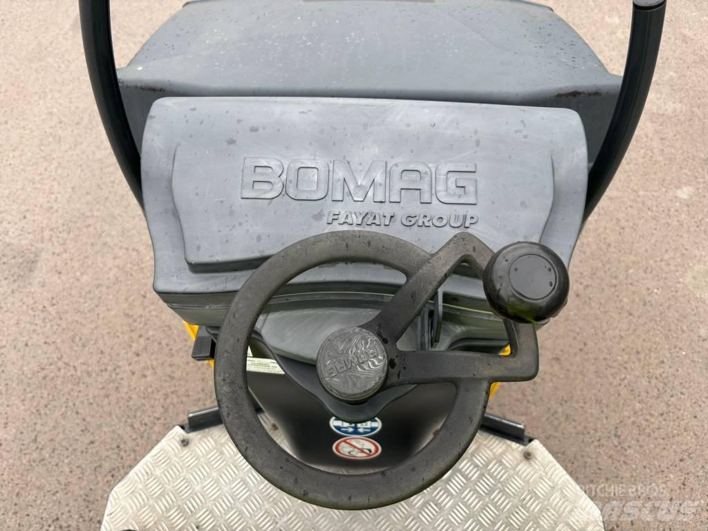 Bomag BW120AD-5 Ikerdobos hengerek