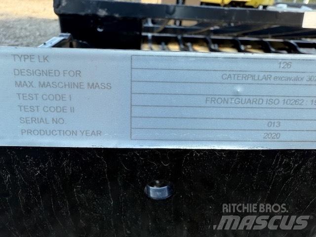 CAT CABIN SECURITY Vezetőfülke és belső tartozékok