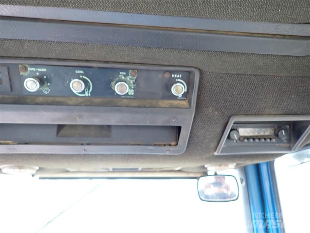 Ford TW25 Traktorok