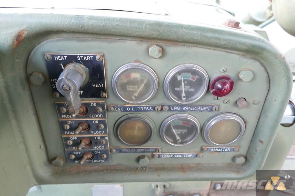 CAT D7F Ex-army lánctalpas dózerek