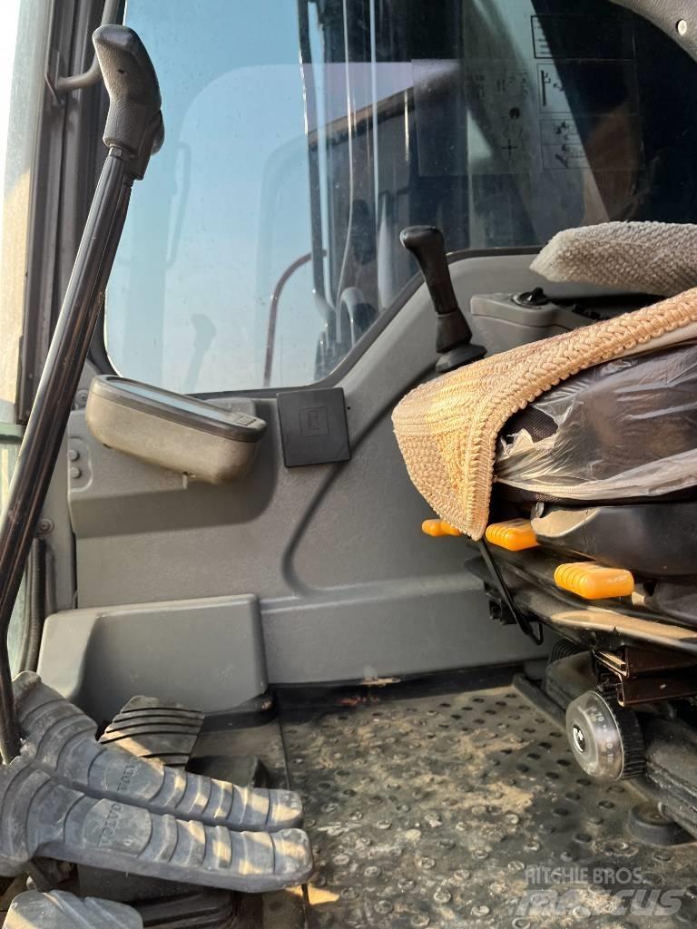 Volvo 290 Lánctalpas kotrók