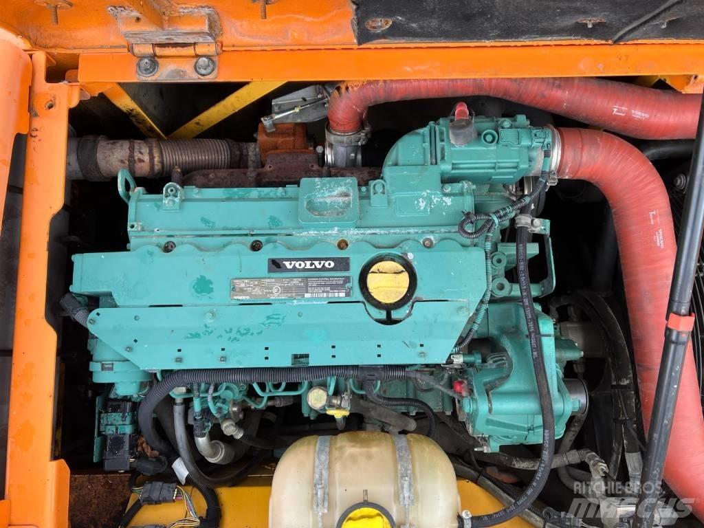 Volvo EW 140 Gumikerekes kotrók