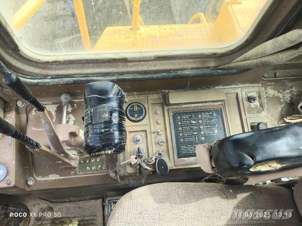 CAT 980 C Gumikerekes homlokrakodók