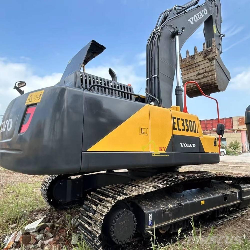 Volvo 350 Lánctalpas kotrók