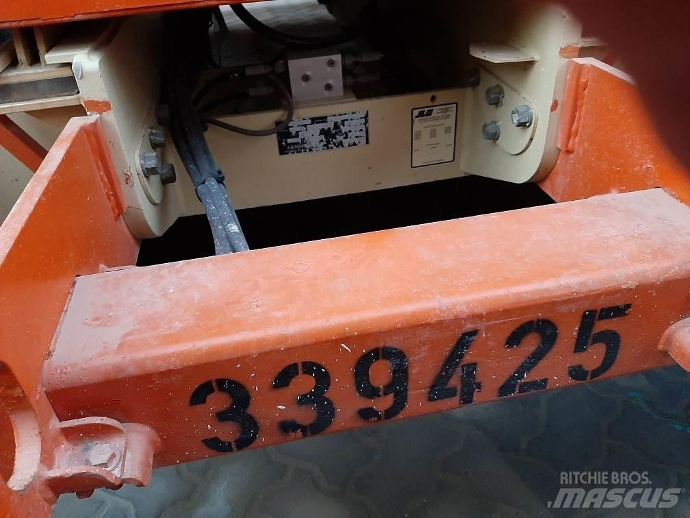 JLG 3394RT Ollós emelők