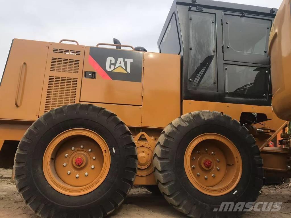 CAT 140k Gréderek