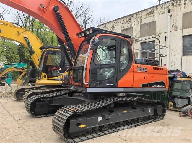 Doosan DX 300 LC Lánctalpas kotrók