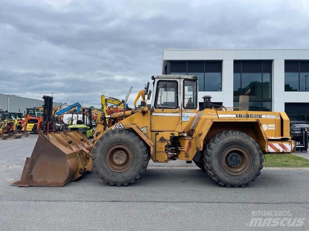Liebherr L541 Gumikerekes homlokrakodók