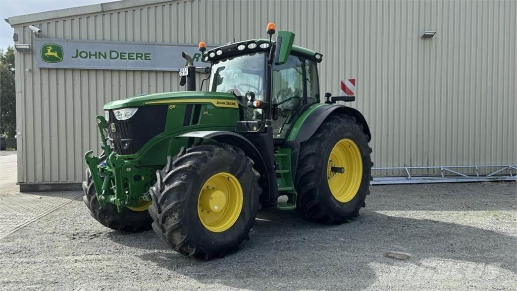 John Deere 6R215 Traktorok