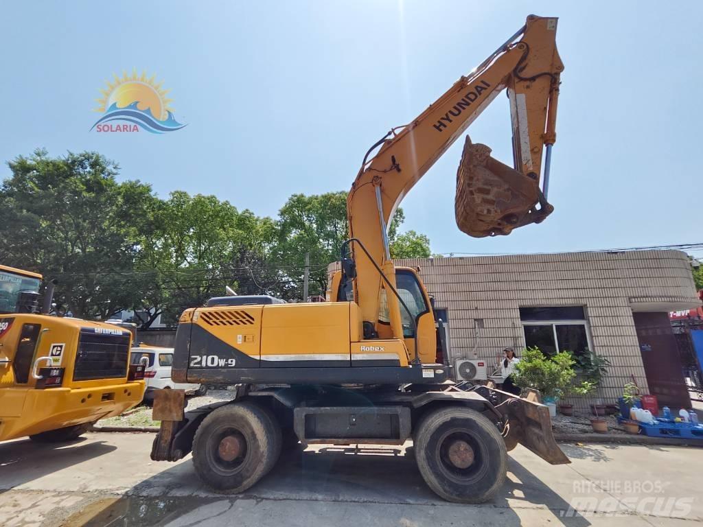 Hyundai R210W-9 Gumikerekes kotrók