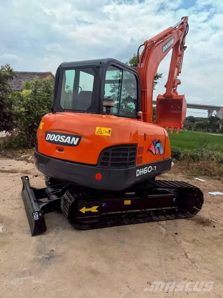 Doosan DH 60 Mini kotrók < 7t