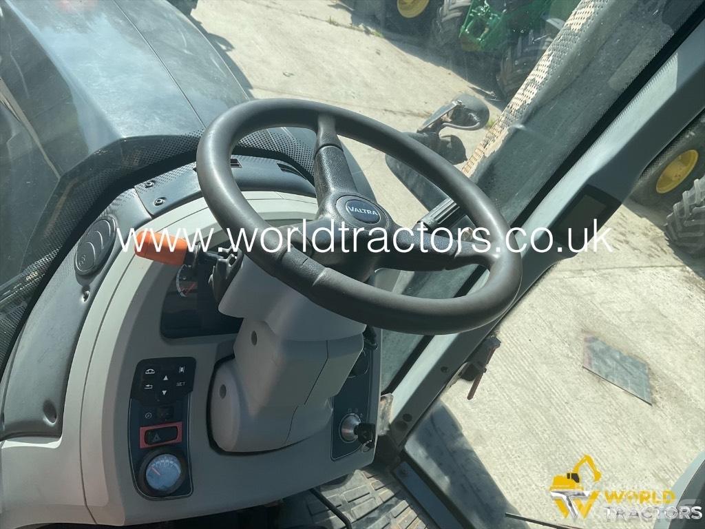 Valtra T 234 Traktorok