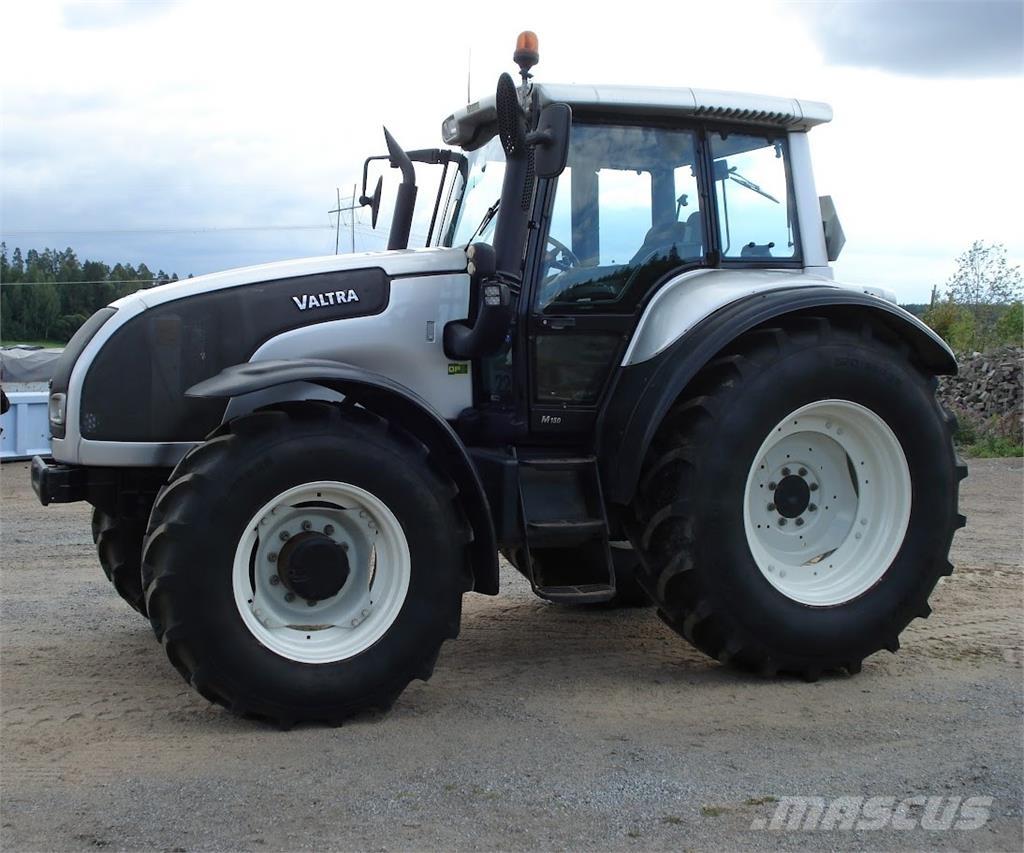 Valtra M150-4 Traktorok