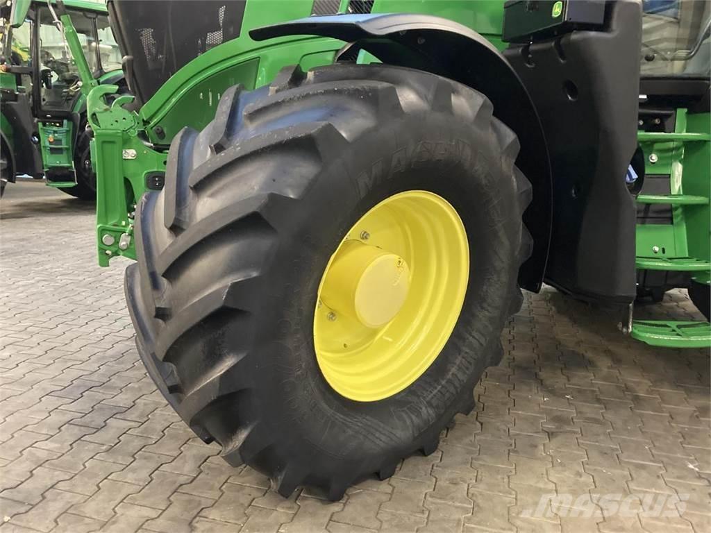 John Deere 6R 215 Traktorok