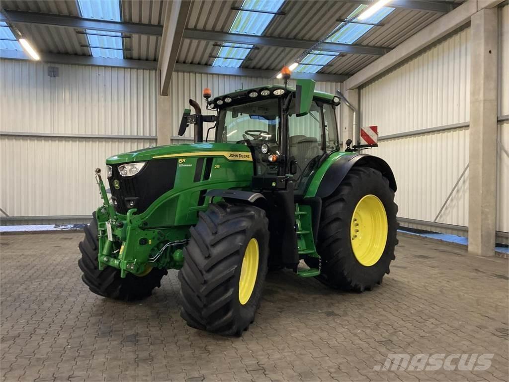 John Deere 6R 215 Traktorok