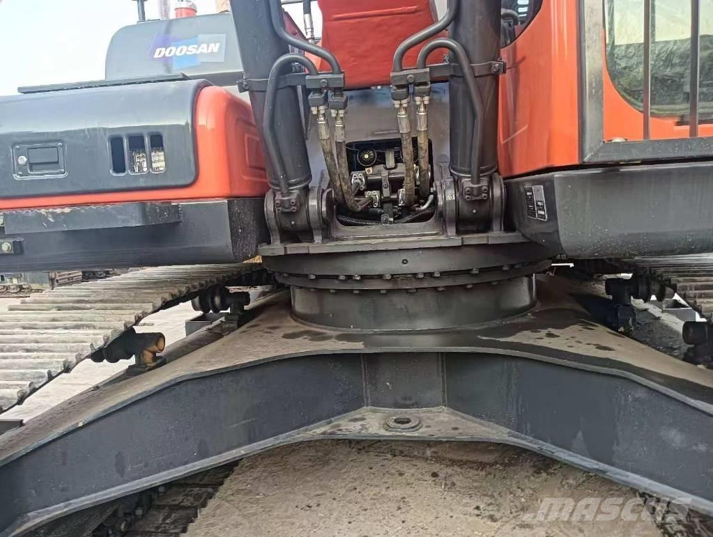 Doosan DX 225 LC-9C Lánctalpas kotrók