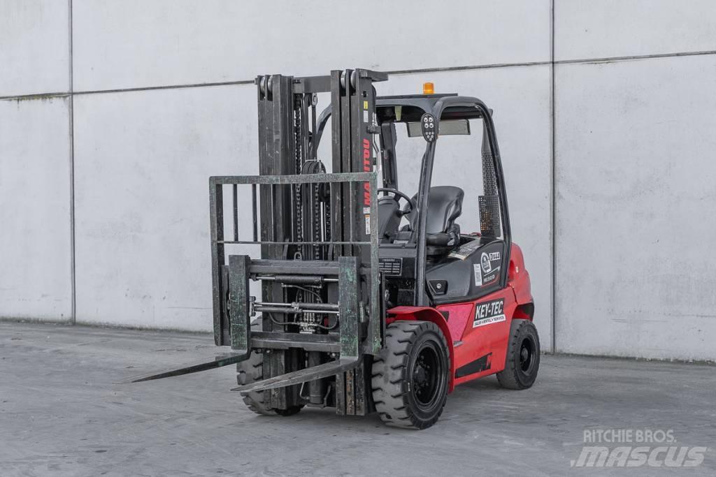 Manitou MI 30 D Dízel targoncák
