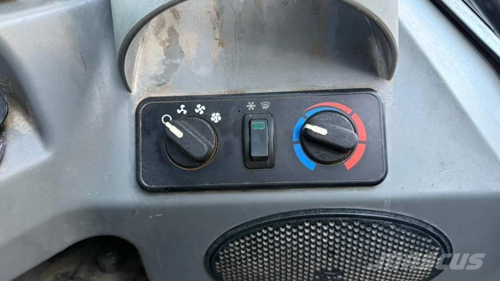 Bobcat T 590 Kompaktrakodók
