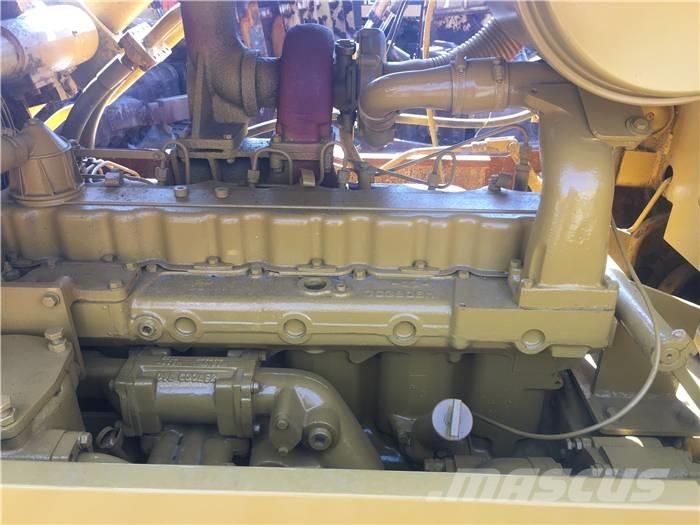 CAT D 6 D lánctalpas dózerek