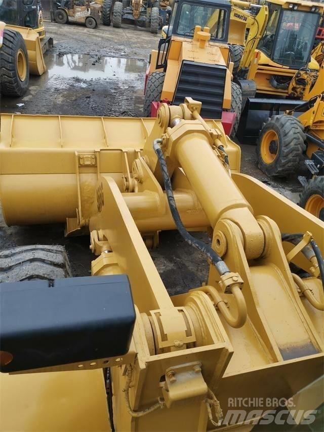 CAT 966G Gumikerekes homlokrakodók