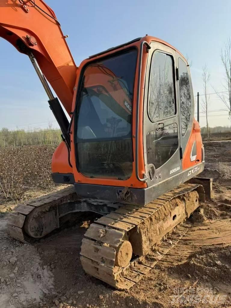 Doosan DX 75-9 C Lánctalpas kotrók