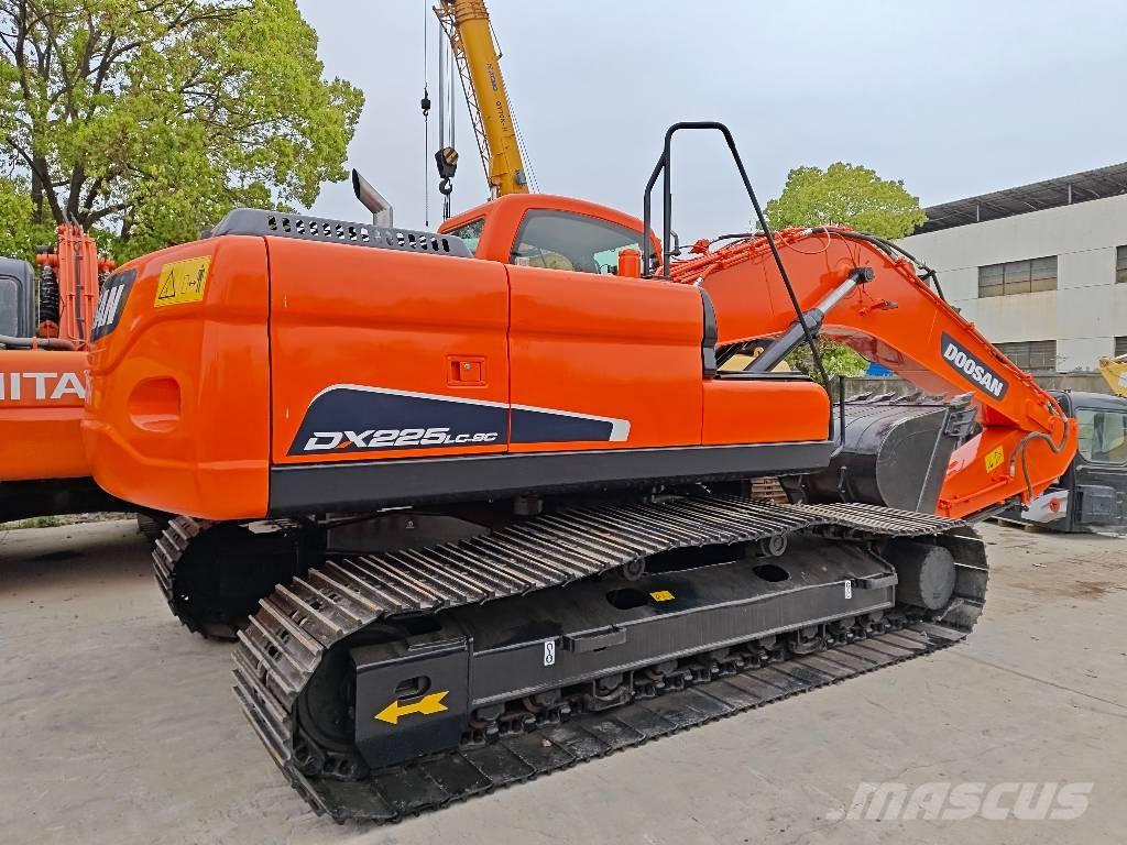 Doosan DX 225 LC Lánctalpas kotrók