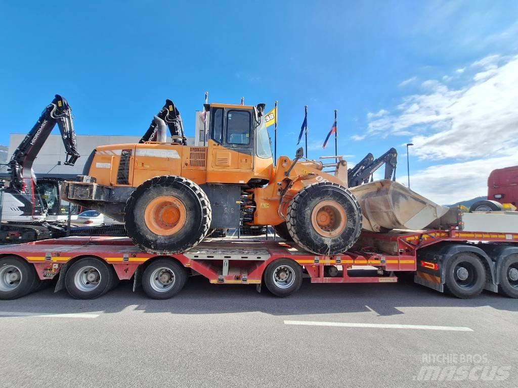 Doosan DL 300 Gumikerekes homlokrakodók