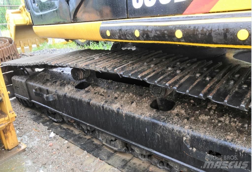 CAT 330 D Lánctalpas kotrók