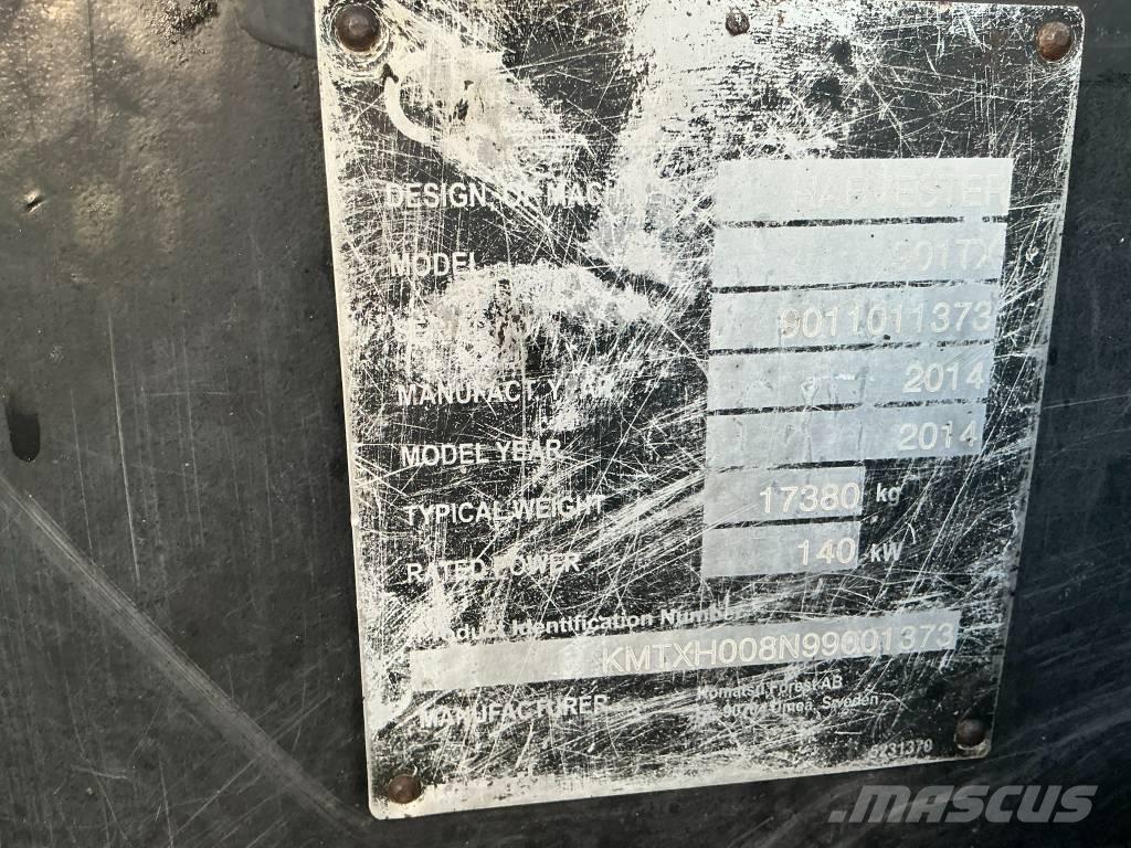 Komatsu 901 TX Betakarítók