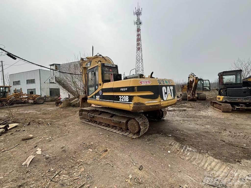 CAT 320 B L Lánctalpas kotrók