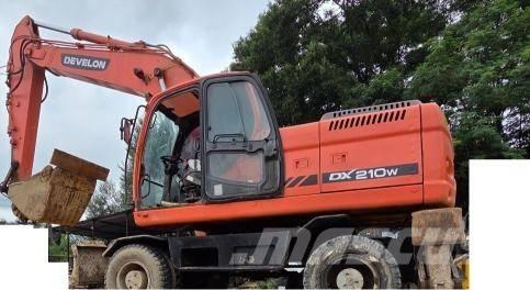 Doosan DX 210 W Gumikerekes kotrók