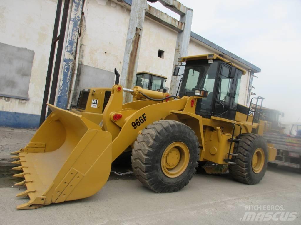 CAT 966 F Gumikerekes homlokrakodók
