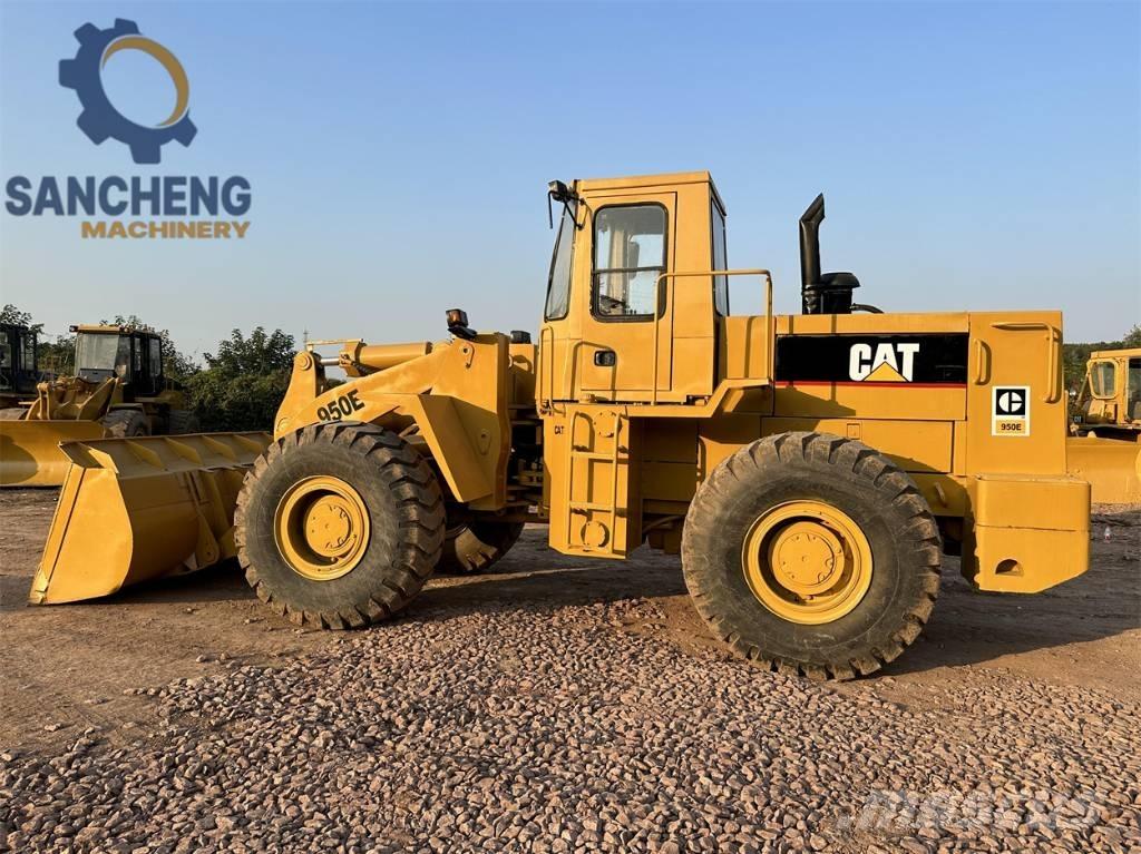 CAT 950 E Gumikerekes homlokrakodók