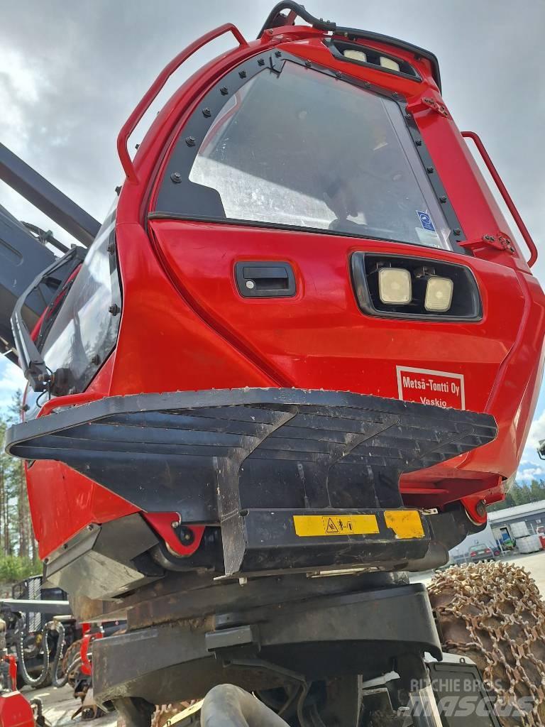 Komatsu 931 Betakarítók