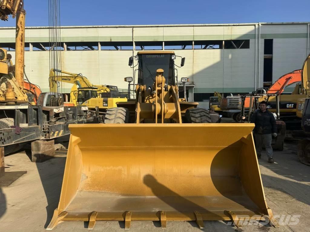 CAT 966 H Gumikerekes homlokrakodók