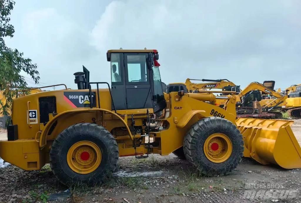 CAT 966H Gumikerekes homlokrakodók