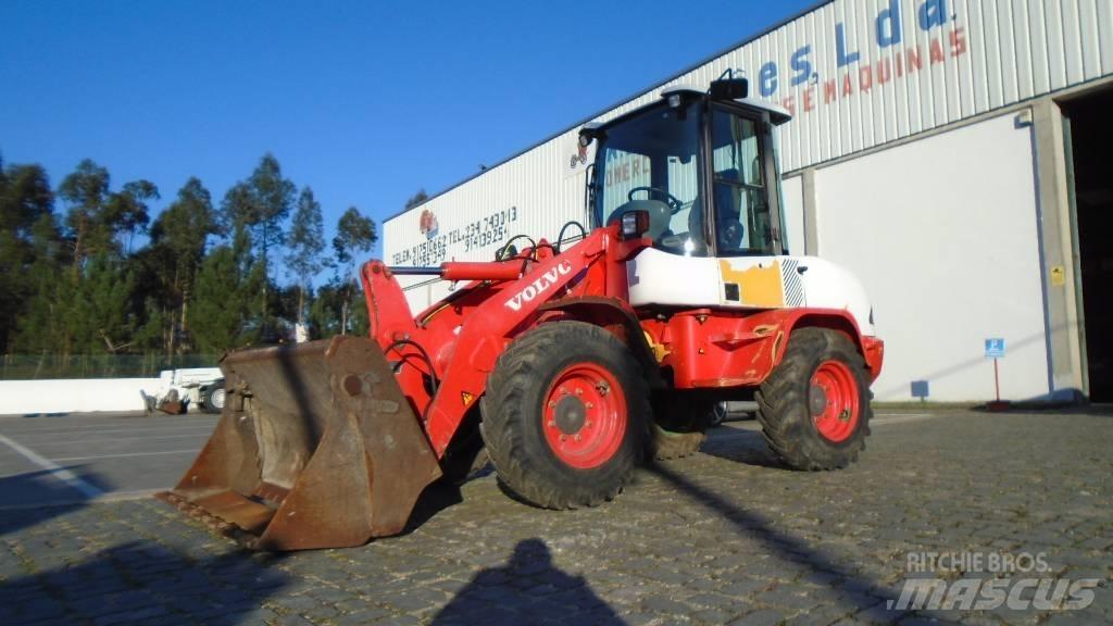 Volvo L 30 B Gumikerekes homlokrakodók