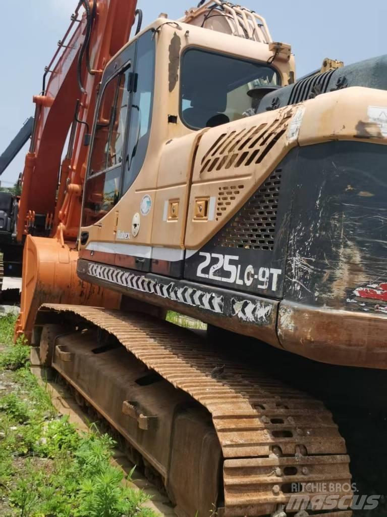 Hyundai 225lc-9t Lánctalpas kotrók