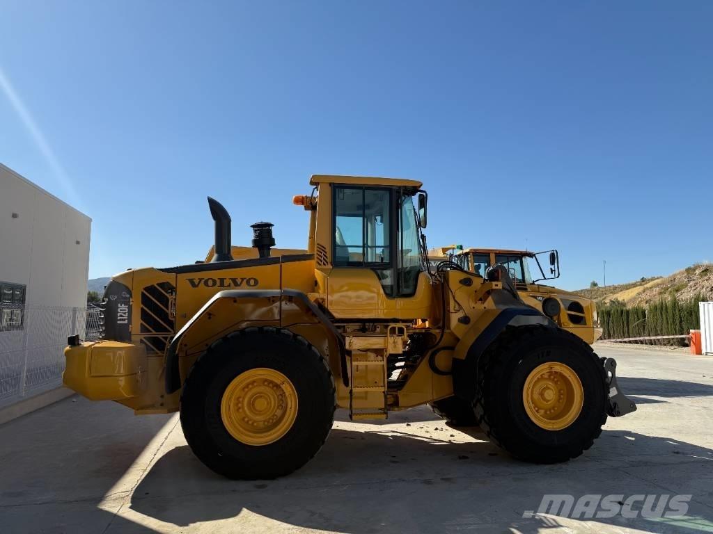Volvo L 120 F Gumikerekes homlokrakodók